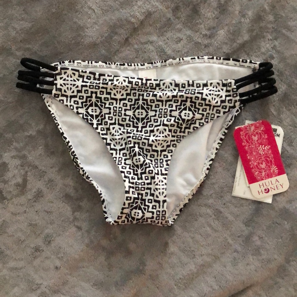 NWT Hula Honey bikini 👙🌞🌸bottoms